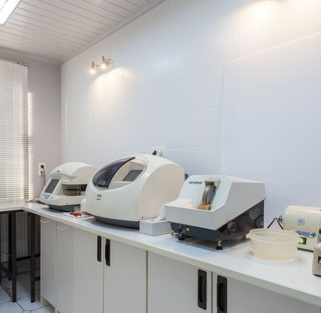 Augenoptiker Geräte in einem Raum